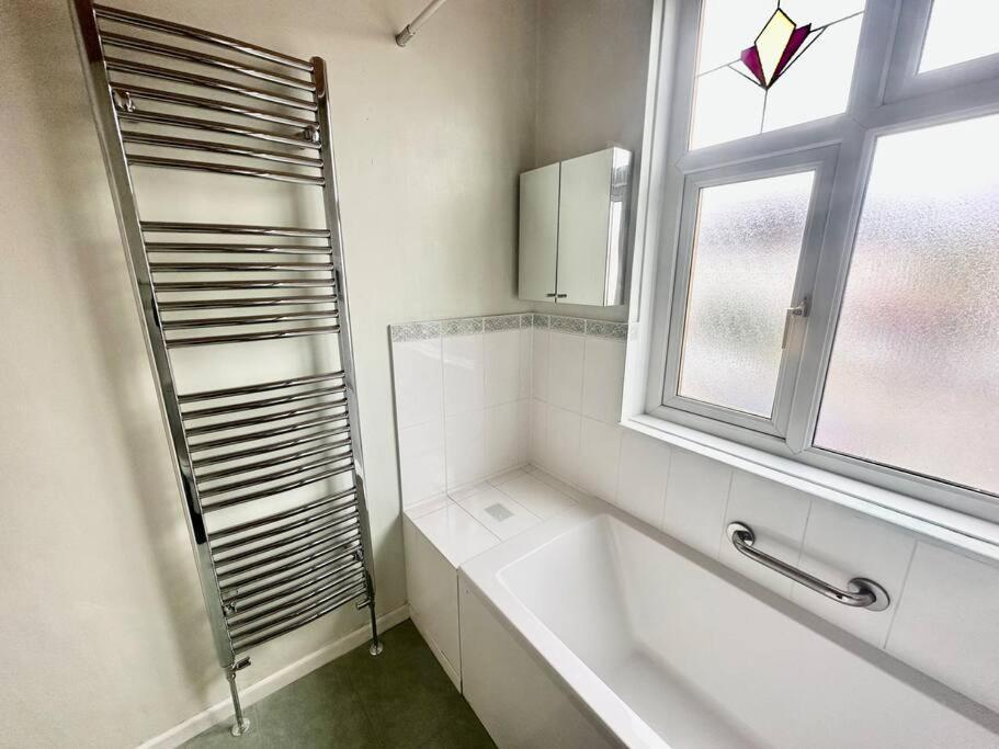 4 Bed House In Daneby Road,Se6 Villa Catford Ngoại thất bức ảnh