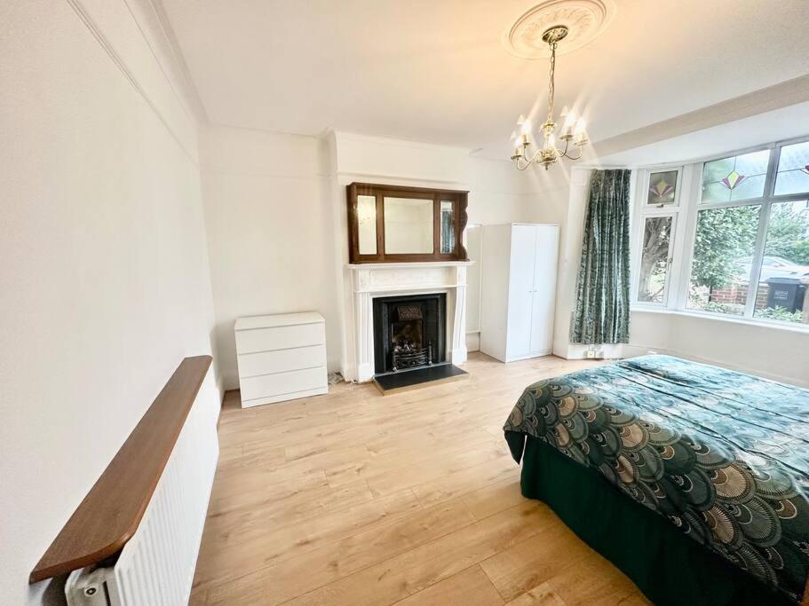 4 Bed House In Daneby Road,Se6 Villa Catford Ngoại thất bức ảnh