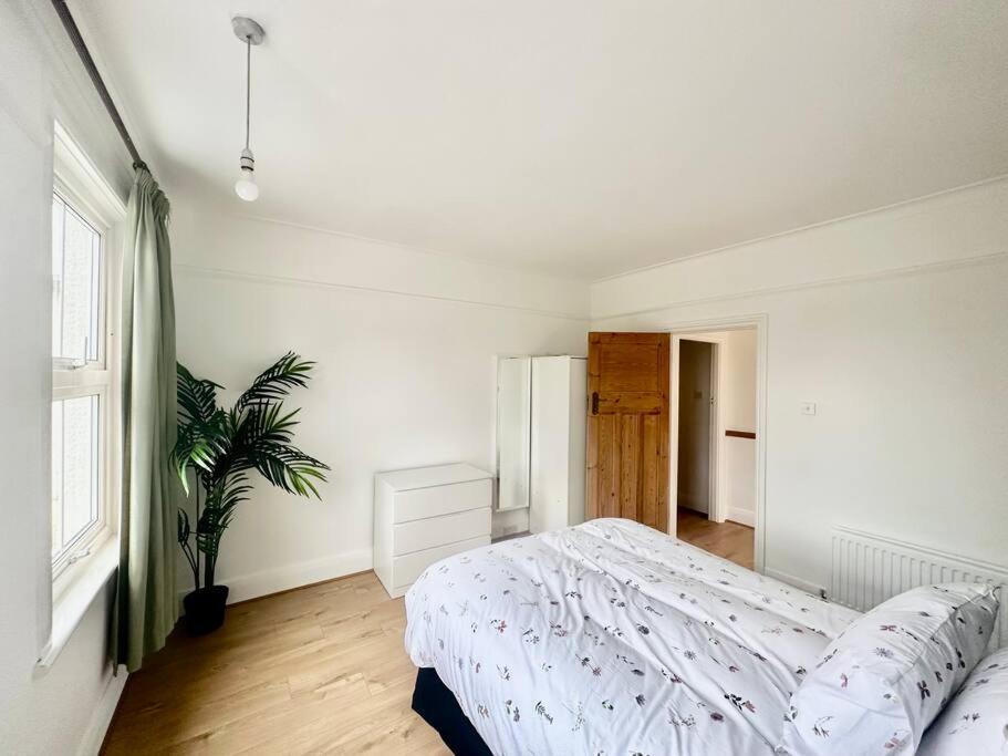 4 Bed House In Daneby Road,Se6 Villa Catford Ngoại thất bức ảnh